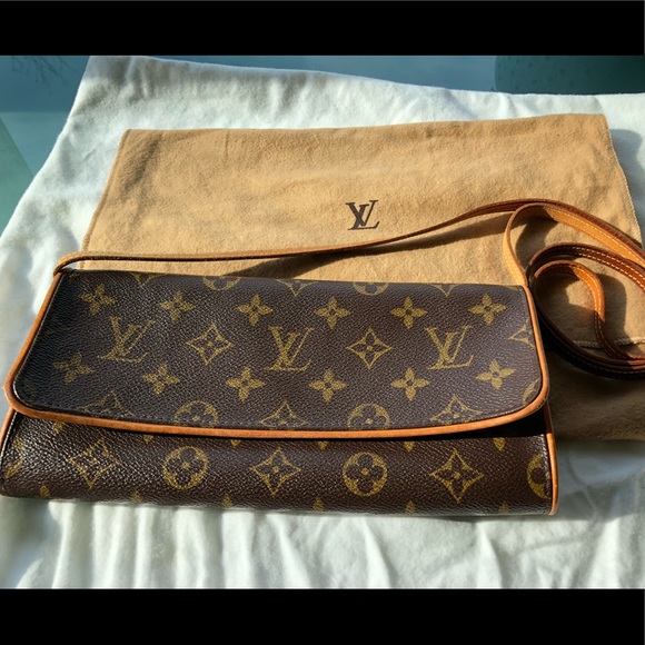 Louis Vuitton Handbags - LOUIS VUITTON Pochette Twin GM M51852